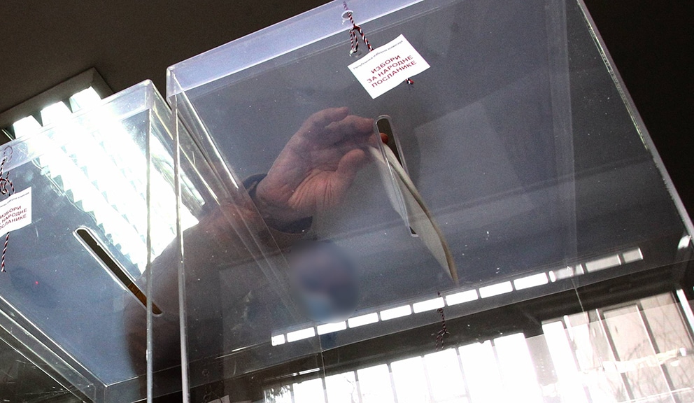 Nema više izborne tišine uz društvene mreže: Da li je zabrana izborne kampanje 48 sati uoči izlaska na birališta prevaziđeno zakonsko pravilo? 3 Nema više izborne tišine uz društvene mreže: Da li je zabrana izborne kampanje 48 sati uoči izlaska na birališta prevaziđeno zakonsko pravilo? 2