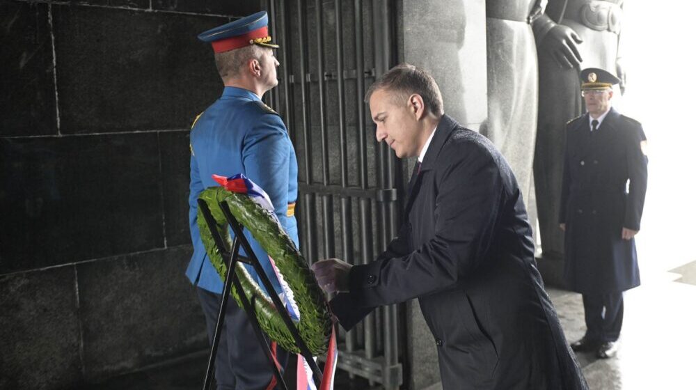Stefanović položio venac na Spomenik Neznanom junaku povodom Dana Vojske Srbije 1