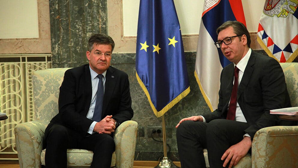 Vučić u Briselu razgovarao i sa Lajčakom: Naglasio da Srbija insistira na sprovođenju potpisanih sporazuma 1