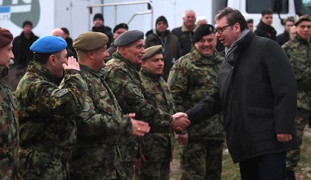 “Ostalo je još samo crkvu da preuzme”: Izmene Zakona o vojsci predviđaju da predsednik Srbije postane vrhovni komandant 2 “Ostalo je još samo crkvu da preuzme”: Izmene Zakona o vojsci predviđaju da predsednik Srbije postane vrhovni komandant 2