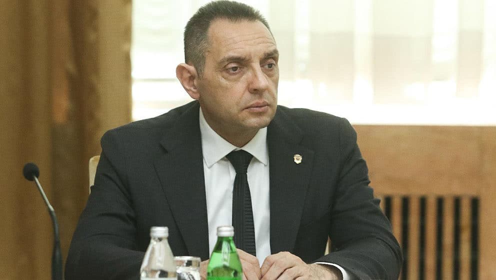 Ministar Vulin ponovo putem zvaničnih saopštenja MUP-a Albance sa Kosova naziva "šiptarima" 1