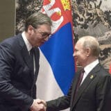 "Vučić pokušava da se distancira od Putina": Nemački dnevnik FAZ o "disonantnim tonovima" u medijima bliskim vlasti u Srbiji 6