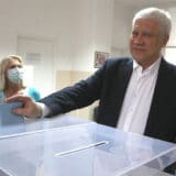 Predstavnik liste Borisa Tadića (ni)je glasao za ponavljanje izbora na 128 biračkih mesta, „Moramo“ i Ujedinjena Srbija glasali - za 9