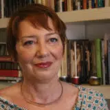 Novinarka ispred RTS-a: "Ja sam Antonela Riha, ovde ispred RTS, pa mogu i meni da upute krivičnu prijavu" 3