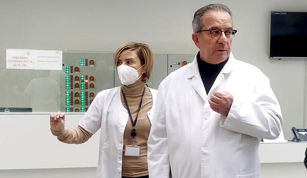 Da li zaposlenje ćerke dr Dragana Milića u Kliničkom centru Niš potvrđuje spekulacije o njegovoj "tajnoj saradnji" sa naprednjacima? 5