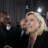 Le Pen zahvalila glasačima i obećala da će zemlju "dovesti u red" 4