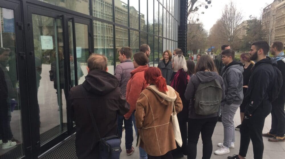 Novi Sad: Rektor studentima obećao rešenje problema, dok ih izborna komisija krivično goni 1