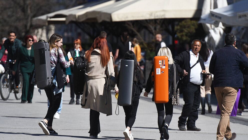 Akademija ženskog liderstva: Čak 77 odsto devojčica prepoznaje da u Srbiji postoji diskriminacija žena 1