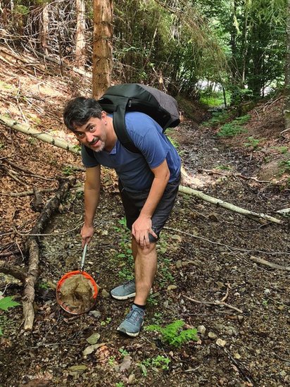 Priroda i životinje Balkana: Fauna Srbije bogatija za još jednu novu vrstu - pijavicu Dina serbica 3 Profesor Vladimir Pešić