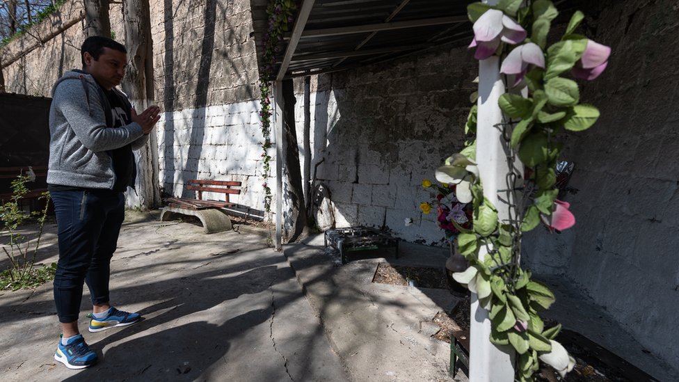 Romi u Srbiji: Zajde Badža, romsko svetilište u Nišu za koje je malo ko znao 3 čuvar svetilišta, Zoran Ališanović