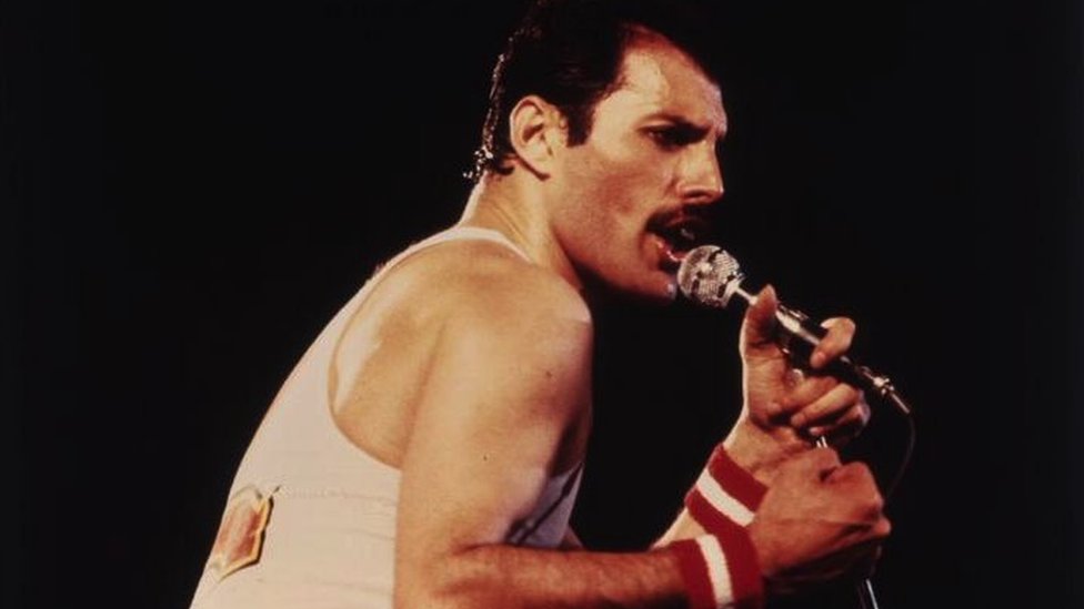 Muzičke tužbe: Zvezde i pesme koje su ih odvele na sud 7 Pevač grupe Queen Fredi Merkjuri