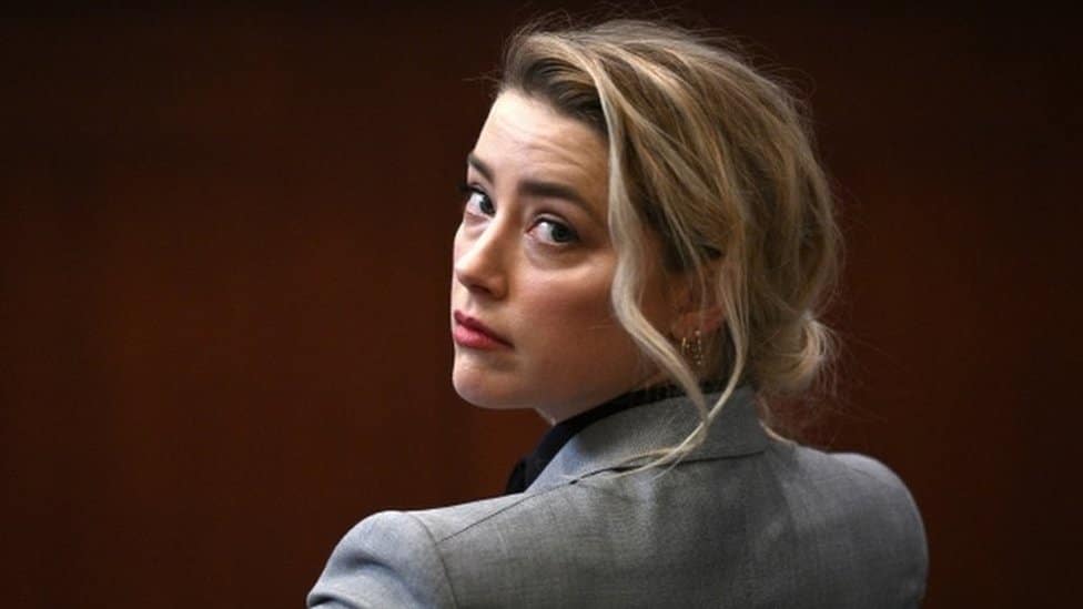 Amerika, porodično nasilje i Holivud: Džoni Dep i Amber Herd - sve što treba da znate o suđenju 3 Amber Heard sits in a Virginia court for the start of her defamation trial against Johnny Depp