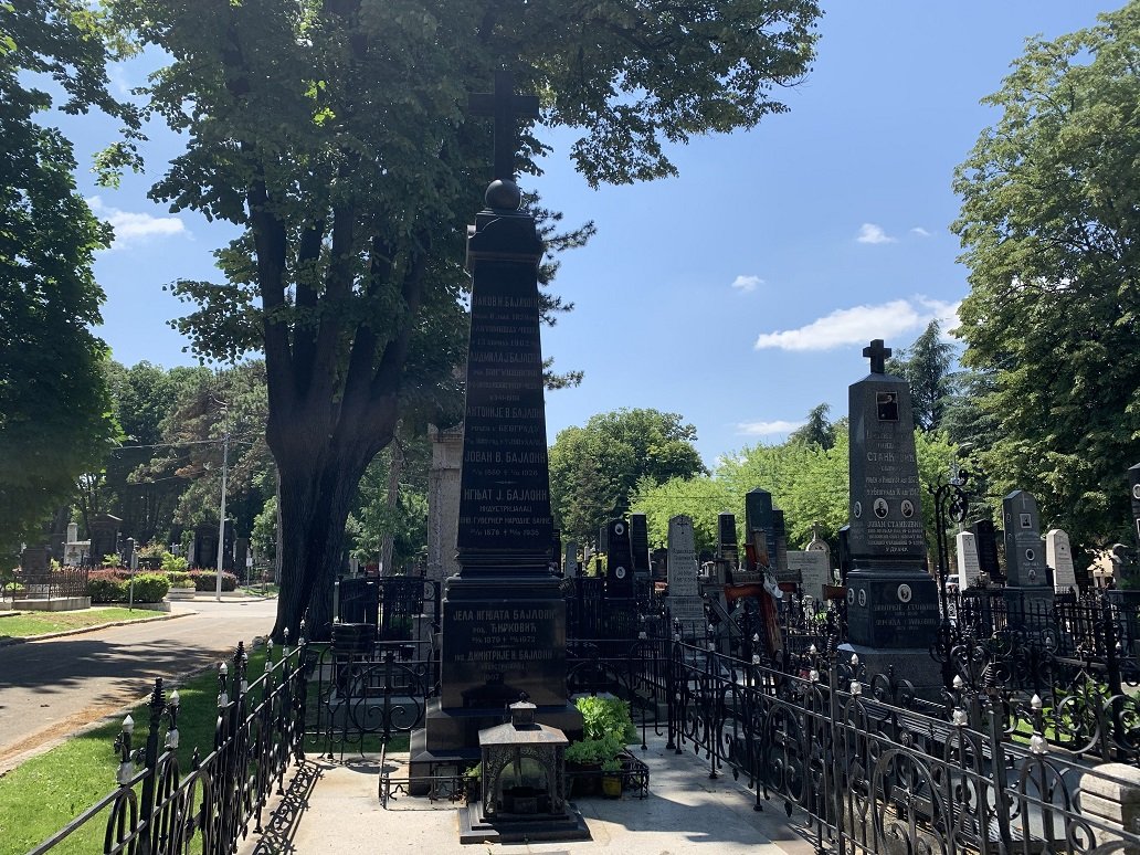 Srbija, običaji i tehnologija: Aplikacija eČitulja - hoće li Beograđani izjavljivati saučešće i slati cveće iz fotelje 2 Groblje