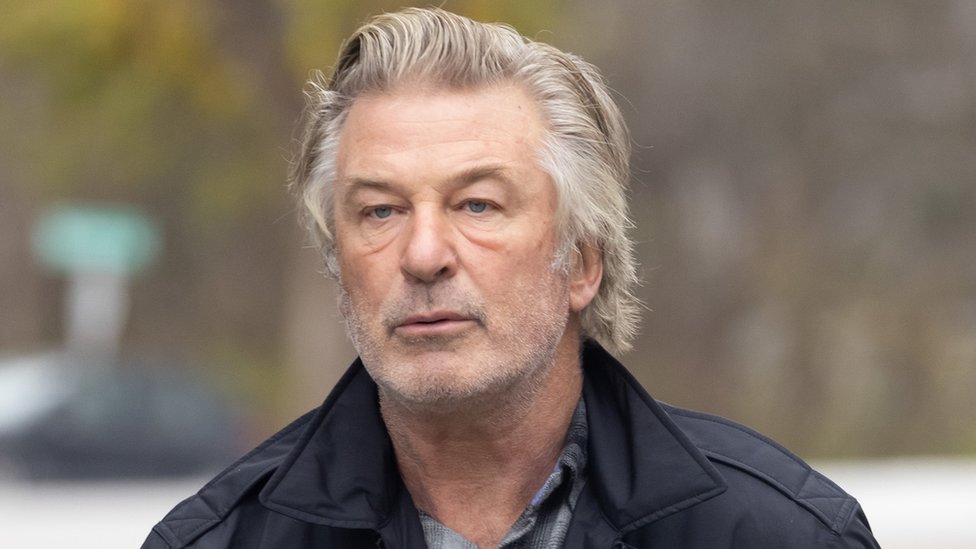 Film, tragedija i Alek Boldvin: Producenti kažnjeni zbog nesreće na setu - 136.000 dolara 1 Alec Baldwin after the incident in October 2021