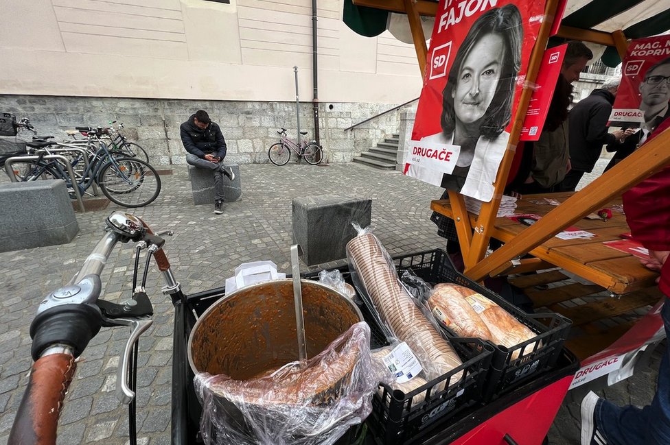 Izbori u Sloveniji: Kako se glasanje pretvori u stalnu potragu za novim licima u politici 7 Ljubljana, april 2022.