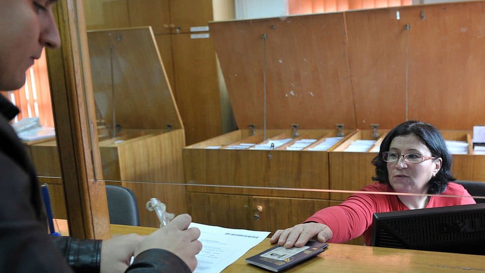 Bosna i Hercegovina i nacionalnost: Srbin, Hrvat, Bošnjak - treba li da odaje lična karta 1 Lična karta u Bosni