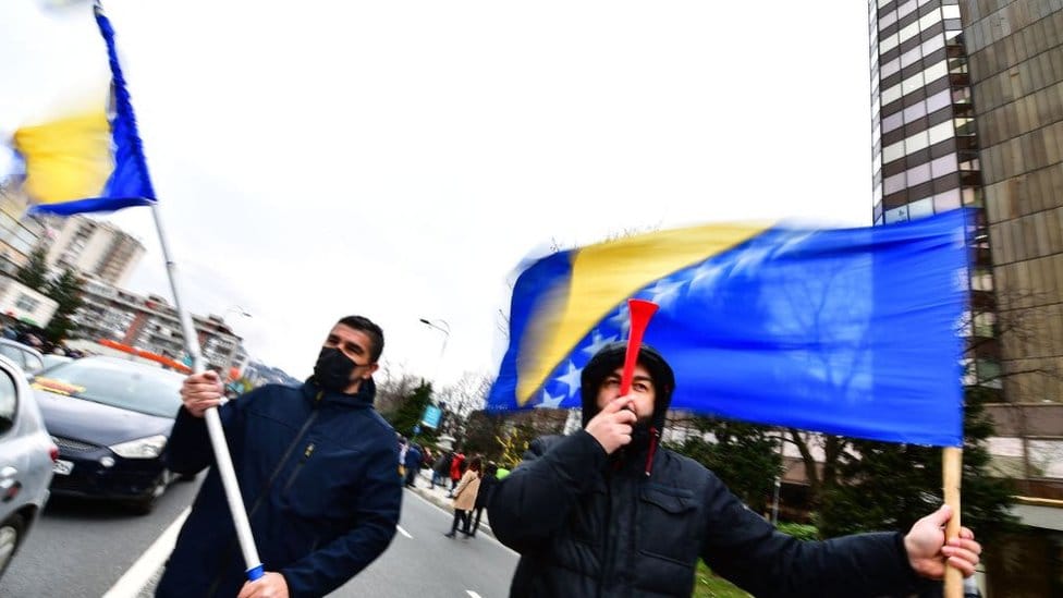 Bosna i Hercegovina i nacionalnost: Srbin, Hrvat, Bošnjak - treba li da odaje lična karta 2 Antivladini protesti u Bosni 2021. godine