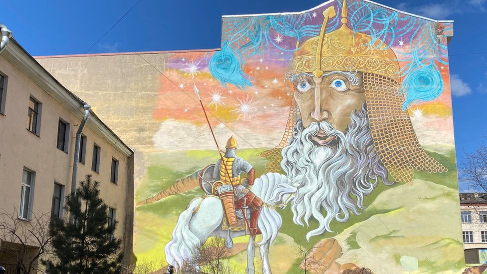 Ukrajina i Rusija: Podrška, ćutanje i protesti - kako se Rusi odnose prema ratu u susedstvu 2 Mural in St Petersburg