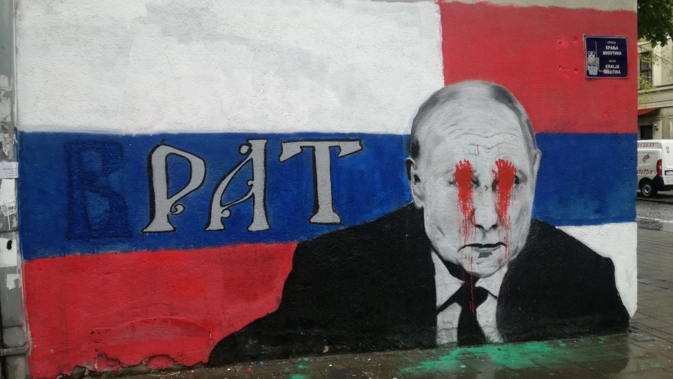 Srbija, Rusija i politika: Da li je Putin promenio stav o Kosovu ili ga koristi kao „čip za trgovinu“ sa Zapadom 1 Mural Putinu u Beogradu
