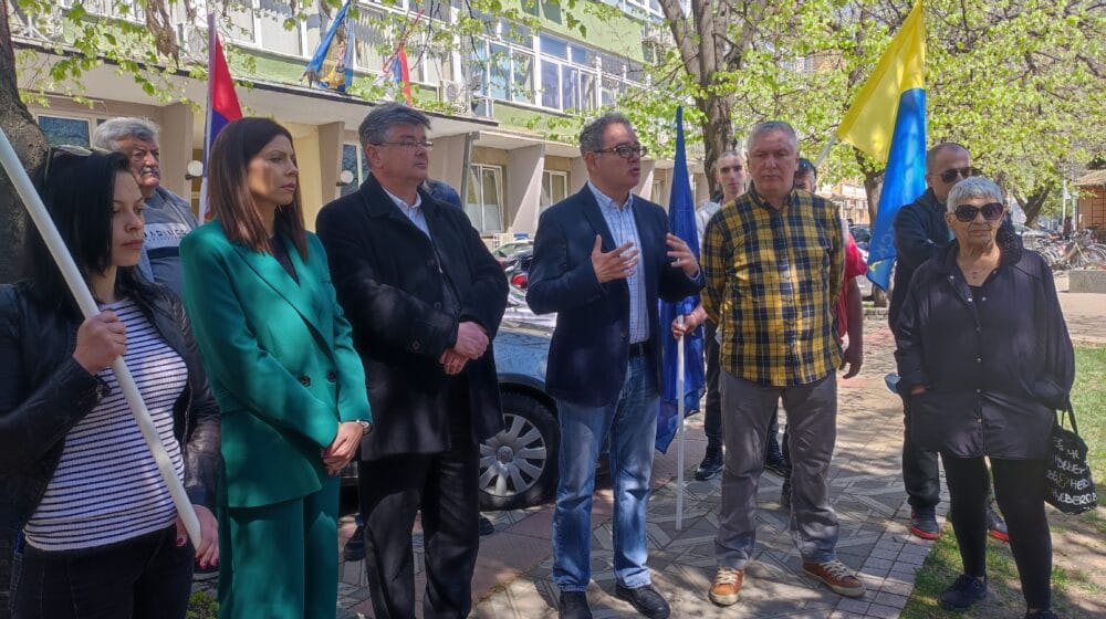 Demokratska stranka održala skup: Policija i ostale institucije ne štite građane 1