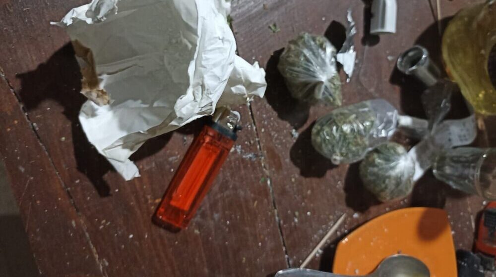 Hapšenje zbog marihuane i kokaina 1