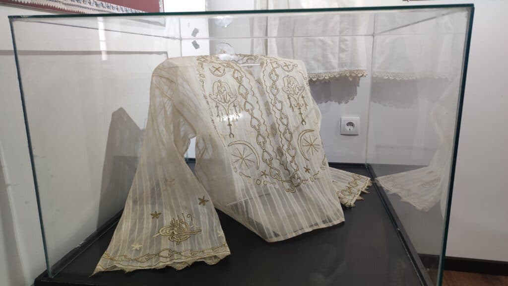 Svaka bogatija kuća u Čačku imala je svilene bube od čije svile su se tkale košulje 4