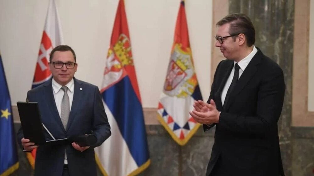 Vučić uručio orden predsedniku Evrodžasta Ladislavu Hamranu 1
