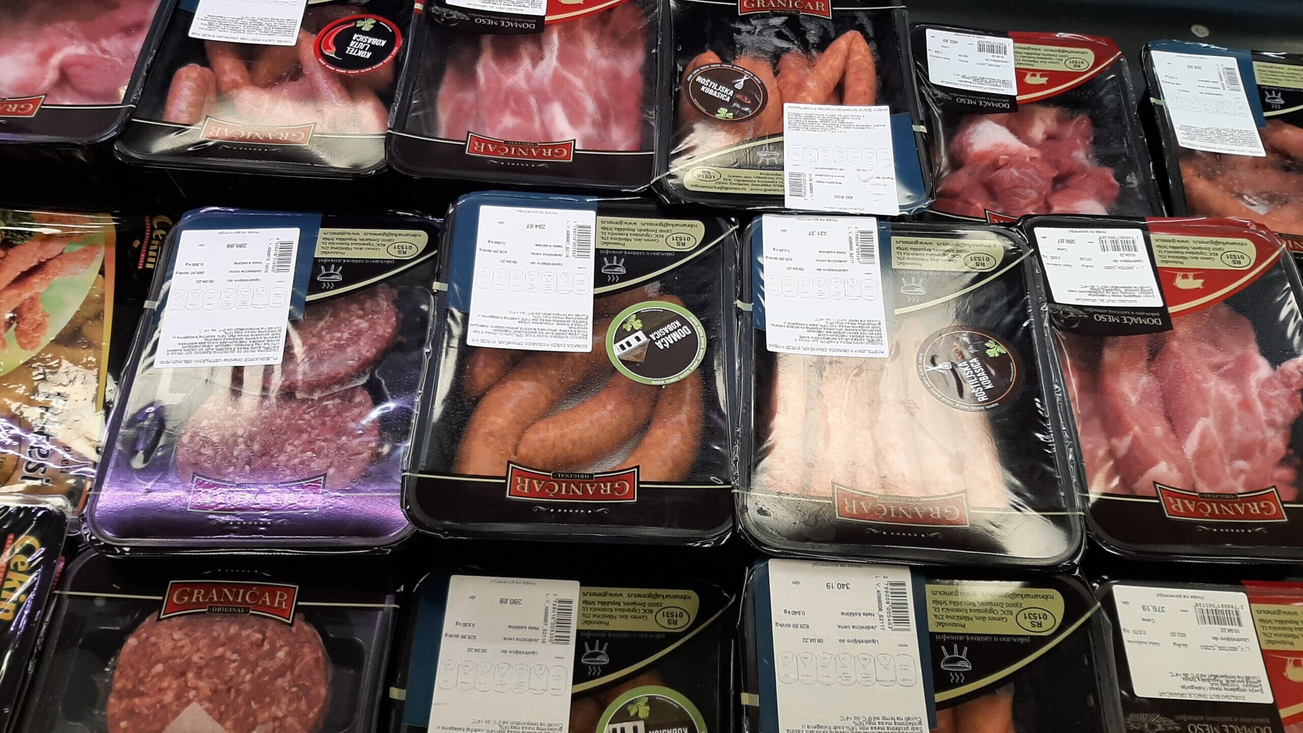 Anketa Danasa: Koliko puta nedeljno građani Srbije jedu meso? 4 Anketa Danasa: Koliko puta nedeljno građani Srbije jedu meso? 4