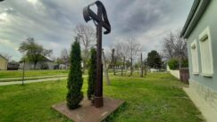 Raspeća i krstovi pored puta, simboli vere koji odolevaju vremenu 3