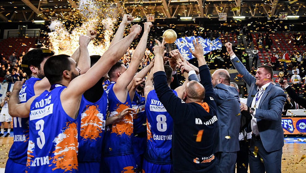 Veliki tim iz malog mesta 1