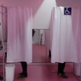 U Francuskoj do 17 časova glasalo 65 odsto birača na predsedničkim izborima 6