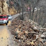 Sa Žabljaka evakuisano 18 turista zaglavljenih u snegu 8