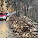 Sa Žabljaka evakuisano 18 turista zaglavljenih u snegu 3