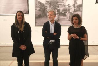 Otvorena izložba fotografija pod nazivom "Opsada" povodom 30 godina od početka rata u BiH 6