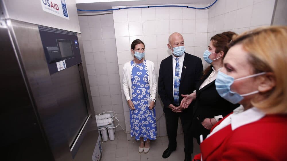 Institut Batut dobio opremu za bezbedan tretman medicinskog otpada 1