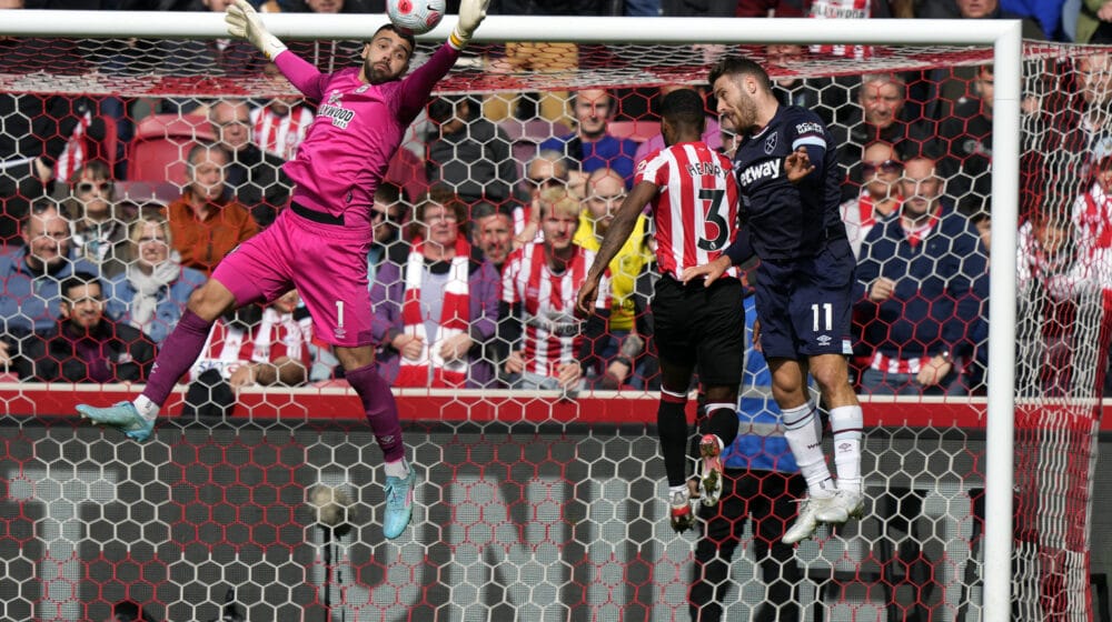 Pobede Lestera, Brentfoda i Noriča u Premijer ligi 1