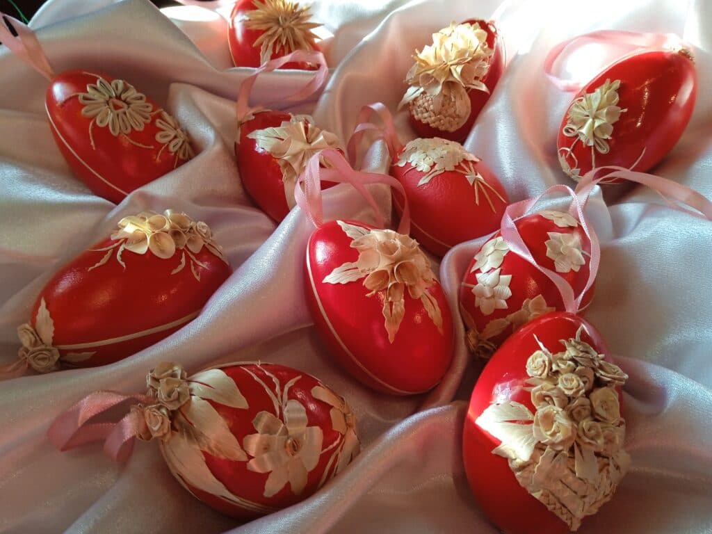 Slavica iz Subotice sprema uskršnja jaja dugo i na neobičan način - od žetve do žetve 2 Slavica iz Subotice sprema uskršnja jaja dugo i na neobičan način - od žetve do žetve 2