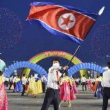 Severna Koreja obeležila najvažniji praznik plesom i vatrometom, bez vojne parade 1