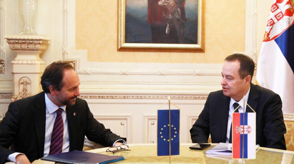 Dačić na Instagramu: Sa predstavnikom EU o energetici i kosovskom dijalogu 1