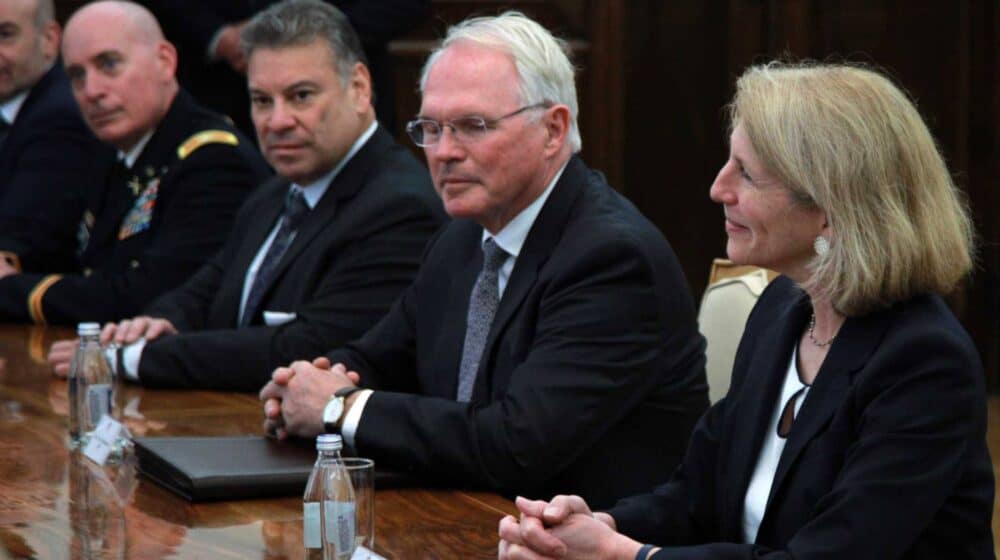 Šta SAD očekuju od Srbije: Sagovornici Danasa o mogućim porukama posle posete Karen Donfrid 1