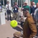 Đoković u društvu Nejmara, zagrevao se za start u Monte Karlu 6