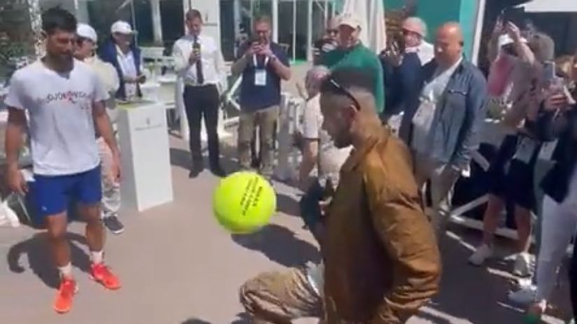 Đoković u društvu Nejmara, zagrevao se za start u Monte Karlu 1