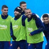 Alves potvrdio da odlazi iz Barselone 7