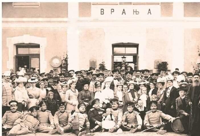 "Lokomotivu pokrili skupocenim ćilimima da se ne bi prehladila": Kako je prvi voz koji je prošao kroz jug Srbije posvađao Leskovčane i Vranjance 1