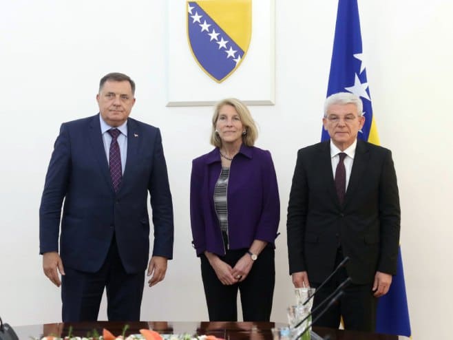 Dodik i Džaferović razgovarali sa Eskobarom i Donfrid 1