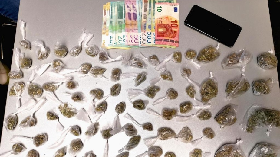 Hapšenje na Zvezdari, pronašli mu drogu u donjem vešu 1