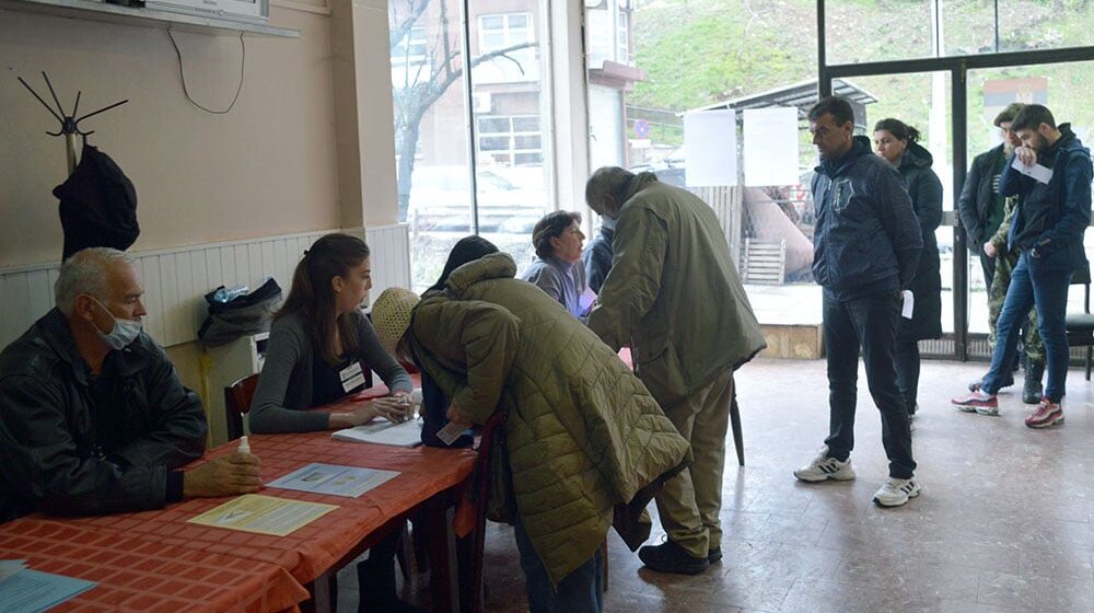 Na biračkom mestu u Domu penzionera u Užicu glasalo čak 60 odsto birača 1