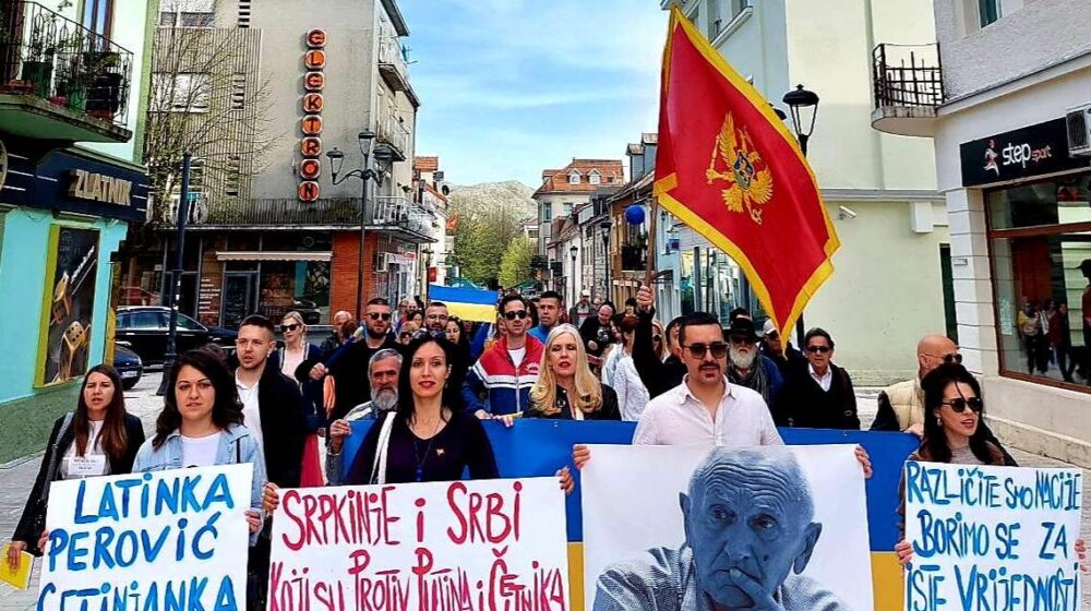 Cetinje šetalo za Ukrajinu: Podrška za građane Srbije koji su protiv Putina i četnika 1