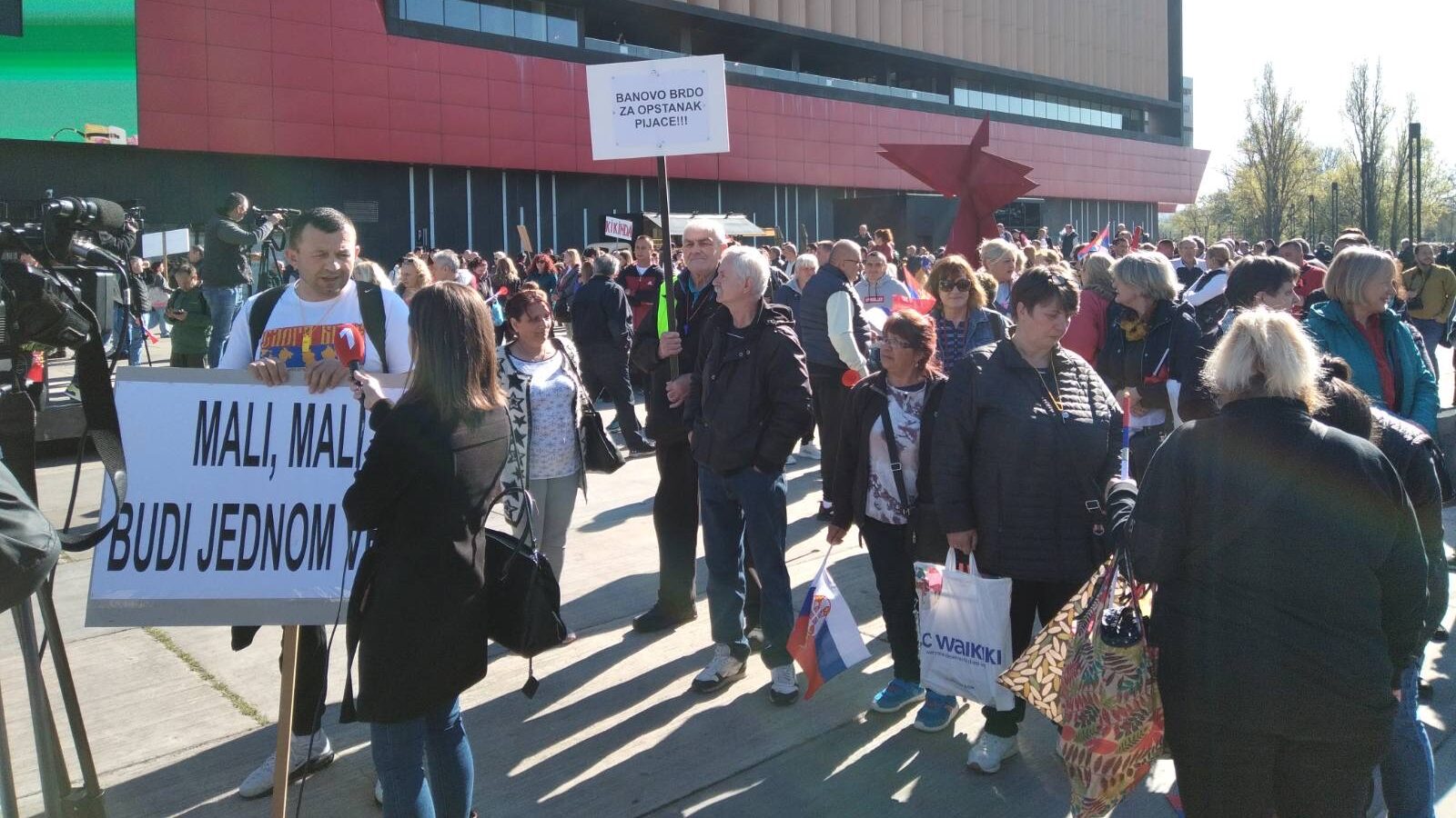 Završen protest pijačnih prodavaca, sastanak sa Vučićem u subotu (FOTO, VIDEO) 9