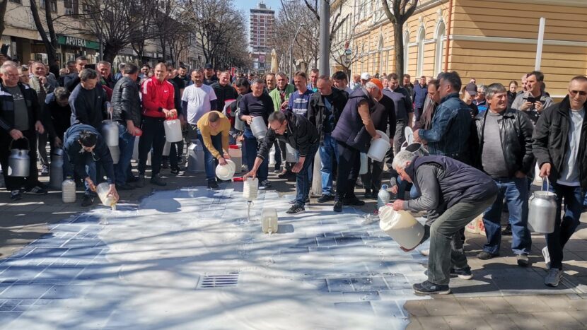 Građani sastavili Belu listu mlekara i objasnili kako proveriti da li je mleko prerađeno u Srbiji 2
